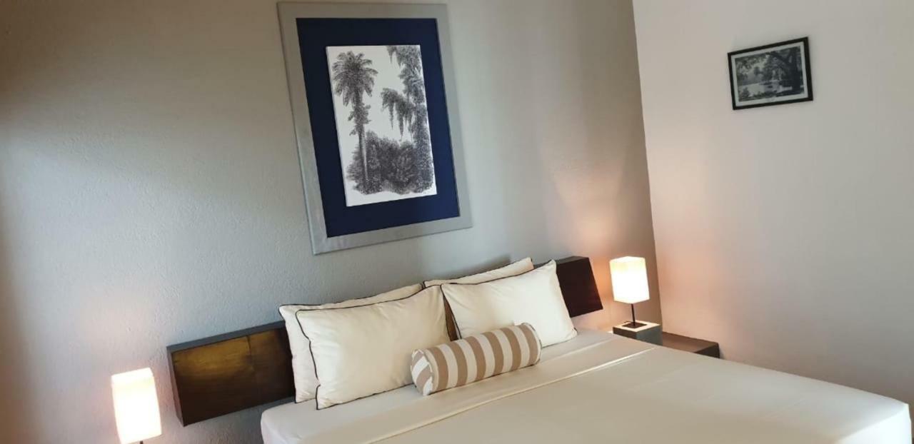Regent Lodge Hotel & Villa キャンディー エクステリア 写真