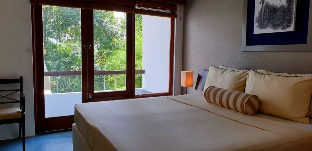 Regent Lodge Hotel & Villa キャンディー エクステリア 写真