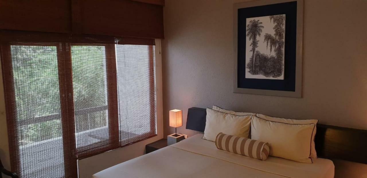 Regent Lodge Hotel & Villa キャンディー エクステリア 写真