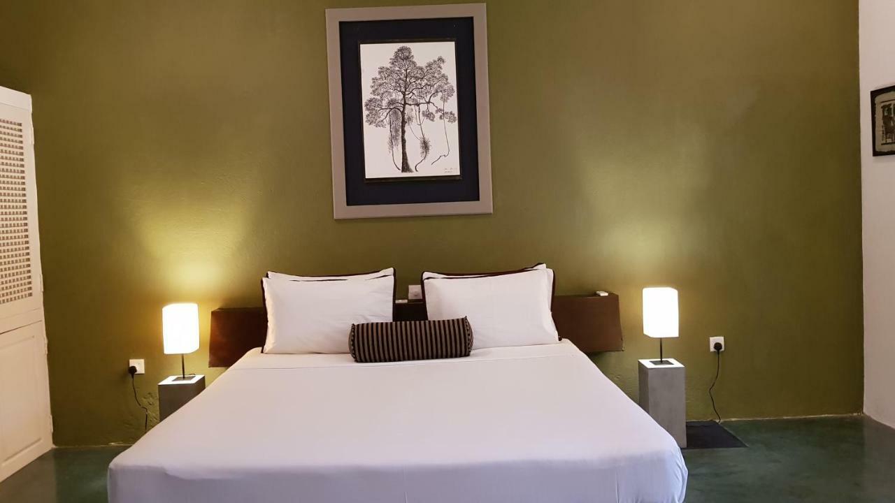 Regent Lodge Hotel & Villa キャンディー エクステリア 写真