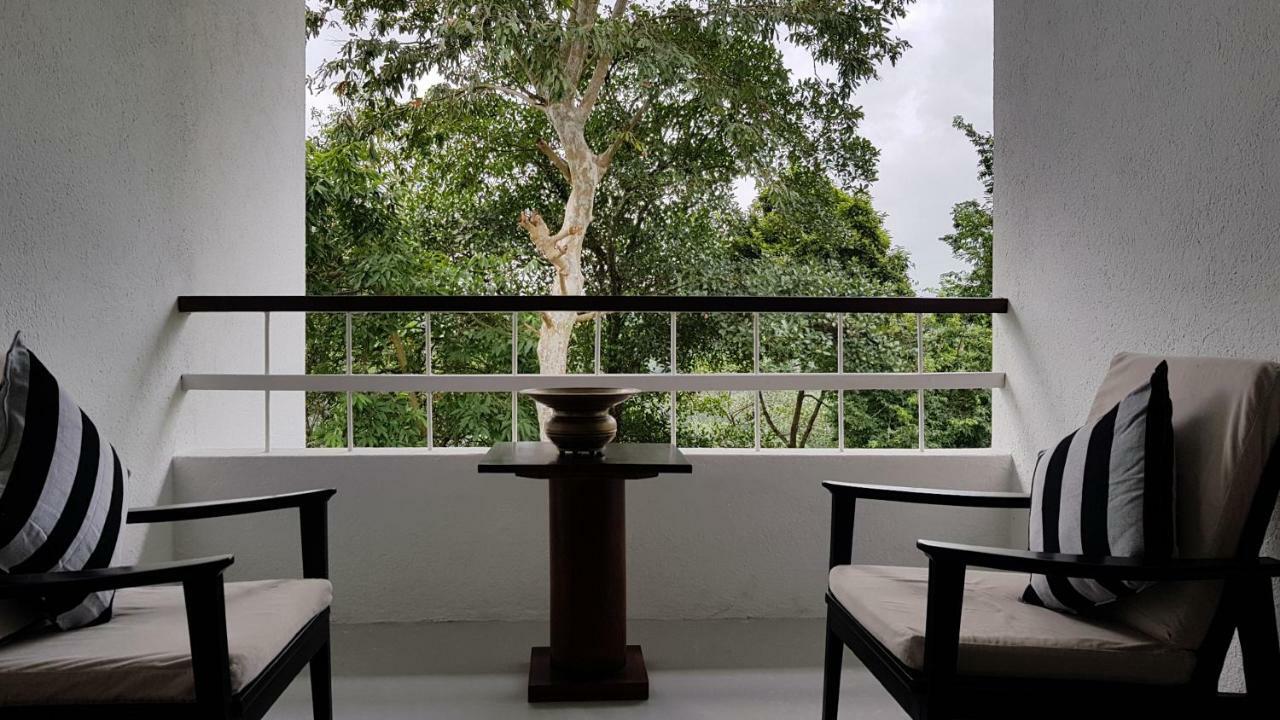 Regent Lodge Hotel & Villa キャンディー エクステリア 写真